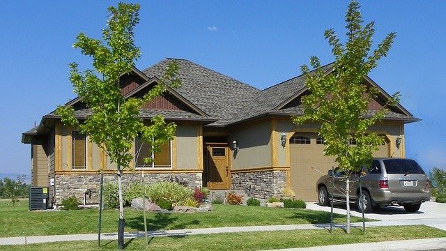 庭付きの大きな一戸建て