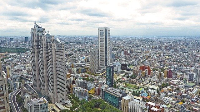 西新宿の高層ビルからの眺め